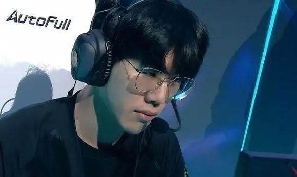 与莱万相差 与莱万相差